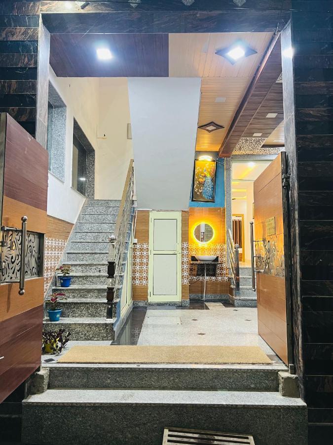 Shanti Hostel And Garden Cafe Rishīkesh Dış mekan fotoğraf